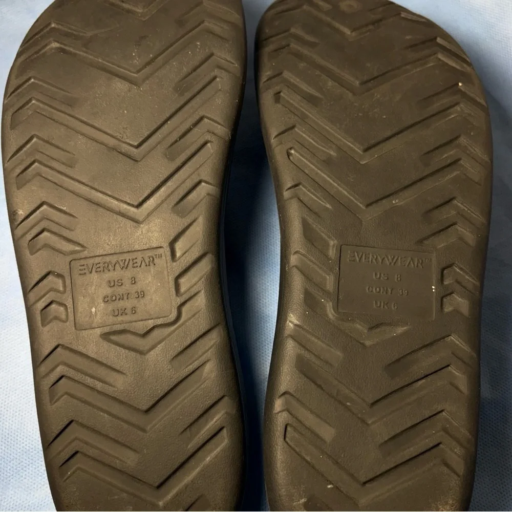 Toes Black Flip Flop Sandals